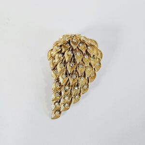 Amerique Vintage '50s Signed Brushed Gold Tone Double Leaf Rhinestone Brooch Pin